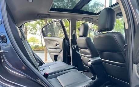 Honda Vezel, 2022 год, 1 390 000 рублей, 10 фотография