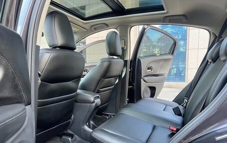 Honda Vezel, 2022 год, 1 390 000 рублей, 9 фотография