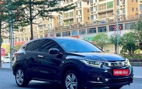 Honda Vezel, 2022 год, 1 390 000 рублей, 3 фотография