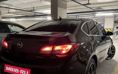 Opel Astra J, 2013 год, 920 000 рублей, 3 фотография