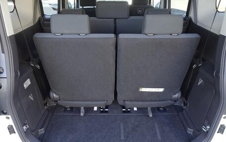 Toyota Sienta, 2022 год, 1 370 000 рублей, 12 фотография