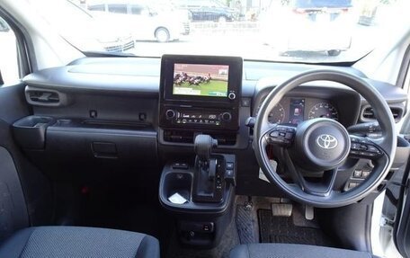 Toyota Sienta, 2022 год, 1 370 000 рублей, 22 фотография
