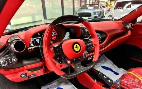 Ferrari F8, 2021 год, 28 700 000 рублей, 4 фотография