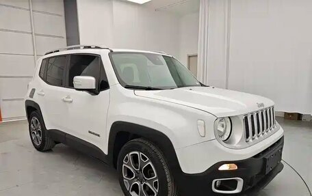 Jeep Renegade I рестайлинг, 2016 год, 1 320 000 рублей, 9 фотография