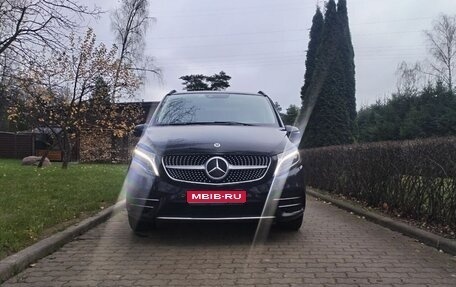 Mercedes-Benz V-Класс, 2021 год, 7 500 000 рублей, 1 фотография