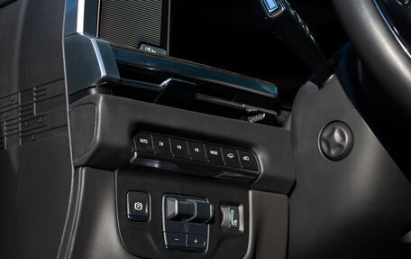 Cadillac Escalade V, 2024 год, 19 000 000 рублей, 21 фотография