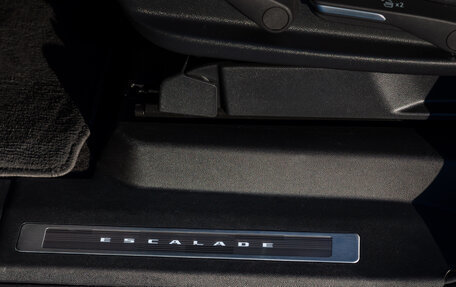 Cadillac Escalade V, 2024 год, 19 000 000 рублей, 30 фотография