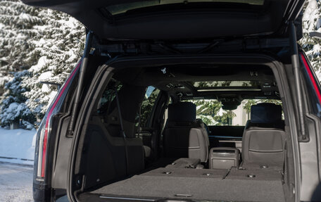 Cadillac Escalade V, 2024 год, 19 000 000 рублей, 33 фотография