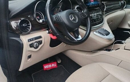 Mercedes-Benz V-Класс, 2021 год, 7 500 000 рублей, 4 фотография