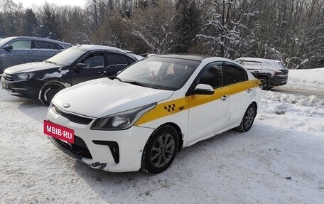 KIA Rio IV, 2017 год, 903 000 рублей, 3 фотография