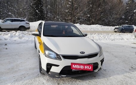 KIA Rio IV, 2017 год, 903 000 рублей, 2 фотография