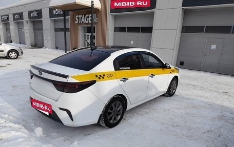 KIA Rio IV, 2017 год, 903 000 рублей, 6 фотография