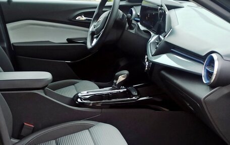 Chevrolet Trax, 2024 год, 1 690 000 рублей, 8 фотография