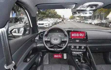 Hyundai Elantra, 2023 год, 2 289 000 рублей, 8 фотография