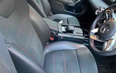 Mercedes-Benz CLA, 2021 год, 1 850 000 рублей, 10 фотография