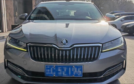 Skoda Superb III рестайлинг, 2022 год, 2 230 000 рублей, 2 фотография