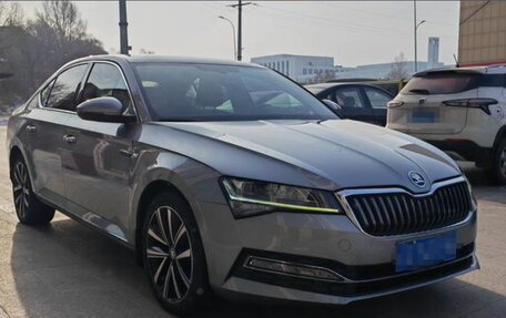 Skoda Superb III рестайлинг, 2022 год, 2 230 000 рублей, 3 фотография