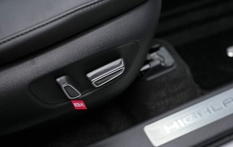 Toyota Highlander, 2025 год, 5 390 000 рублей, 31 фотография