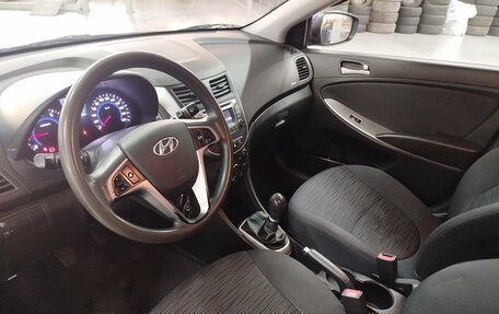 Hyundai Solaris II рестайлинг, 2016 год, 1 000 000 рублей, 9 фотография