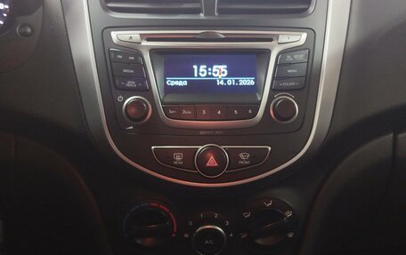 Hyundai Solaris II рестайлинг, 2016 год, 1 000 000 рублей, 14 фотография