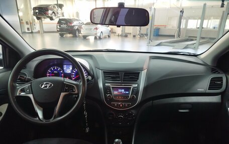 Hyundai Solaris II рестайлинг, 2016 год, 1 000 000 рублей, 13 фотография