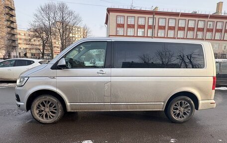 Volkswagen Caravelle T6 рестайлинг, 2016 год, 2 800 000 рублей, 7 фотография