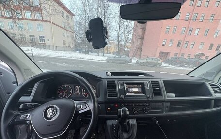 Volkswagen Caravelle T6 рестайлинг, 2016 год, 2 800 000 рублей, 10 фотография