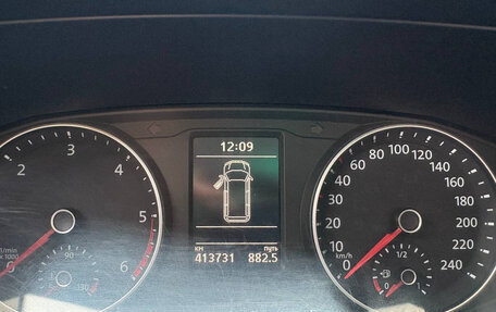 Volkswagen Caravelle T6 рестайлинг, 2016 год, 2 800 000 рублей, 13 фотография