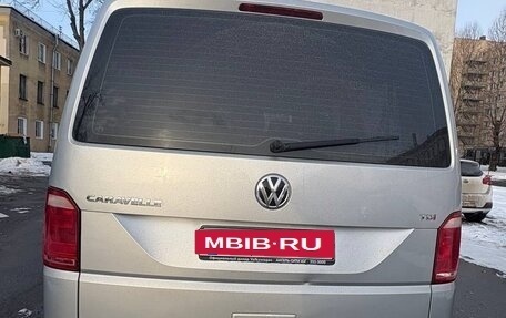 Volkswagen Caravelle T6 рестайлинг, 2016 год, 2 800 000 рублей, 5 фотография