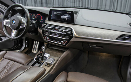 BMW 5 серия, 2018 год, 4 998 000 рублей, 11 фотография