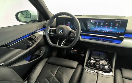 BMW 5 серия, 2025 год, 10 190 000 рублей, 10 фотография