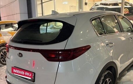 KIA Sportage IV рестайлинг, 2021 год, 2 000 000 рублей, 2 фотография