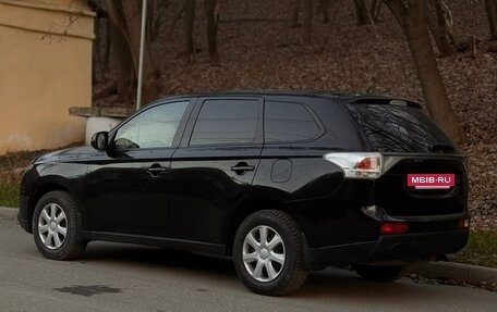 Mitsubishi Outlander III рестайлинг 3, 2012 год, 1 200 000 рублей, 4 фотография