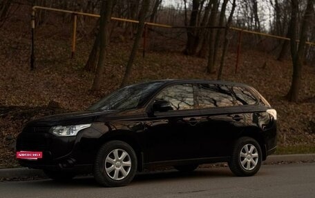 Mitsubishi Outlander III рестайлинг 3, 2012 год, 1 200 000 рублей, 5 фотография