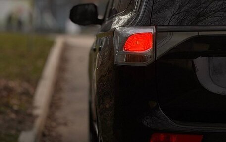 Mitsubishi Outlander III рестайлинг 3, 2012 год, 1 200 000 рублей, 15 фотография