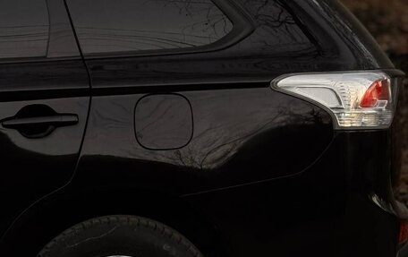 Mitsubishi Outlander III рестайлинг 3, 2012 год, 1 200 000 рублей, 23 фотография