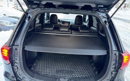 Mitsubishi Outlander III рестайлинг 3, 2021 год, 2 700 000 рублей, 15 фотография