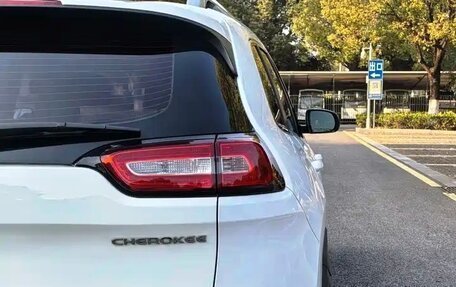 Jeep Cherokee, 2021 год, 1 795 000 рублей, 6 фотография