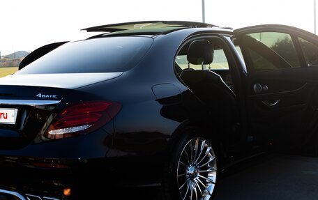 Mercedes-Benz E-Класс, 2017 год, 3 750 000 рублей, 1 фотография