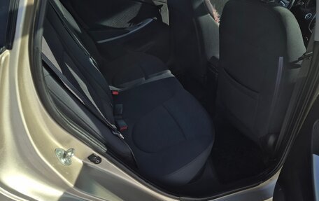 Hyundai Solaris II рестайлинг, 2011 год, 800 000 рублей, 10 фотография