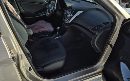 Hyundai Solaris II рестайлинг, 2011 год, 800 000 рублей, 8 фотография