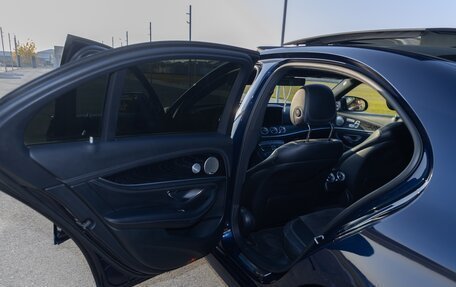 Mercedes-Benz E-Класс, 2017 год, 3 750 000 рублей, 18 фотография