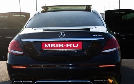 Mercedes-Benz E-Класс, 2017 год, 3 750 000 рублей, 4 фотография