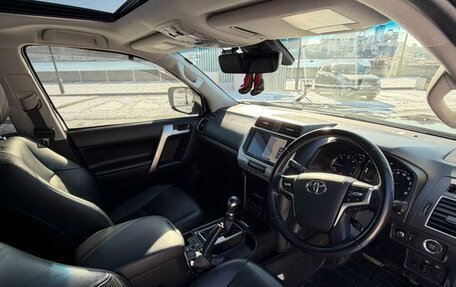 Toyota Land Cruiser Prado 150 рестайлинг 2, 2021 год, 6 350 000 рублей, 12 фотография