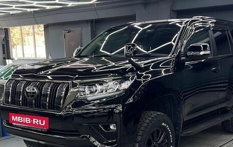 Toyota Land Cruiser Prado 150 рестайлинг 2, 2021 год, 6 350 000 рублей, 2 фотография