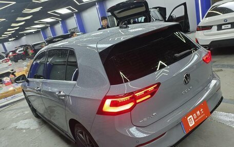 Volkswagen Golf VIII, 2022 год, 2 100 000 рублей, 2 фотография