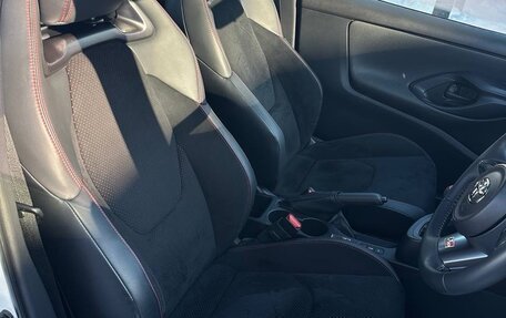 Toyota Yaris, 2021 год, 3 400 000 рублей, 10 фотография