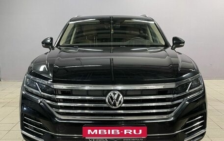 Volkswagen Touareg III, 2019 год, 4 190 000 рублей, 2 фотография