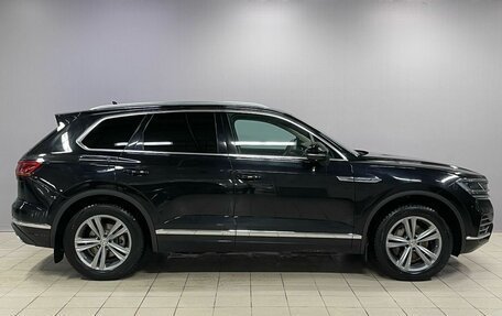 Volkswagen Touareg III, 2019 год, 4 190 000 рублей, 8 фотография