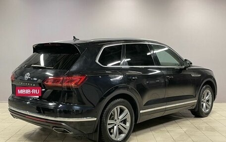 Volkswagen Touareg III, 2019 год, 4 190 000 рублей, 7 фотография